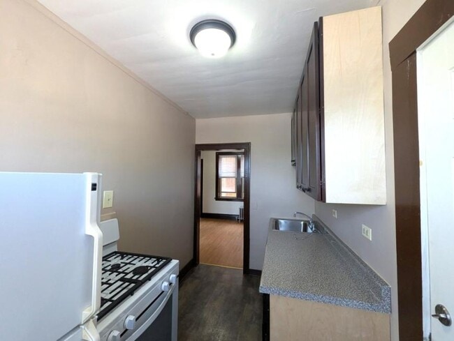 Building Photo - 1 bedroom in CICERO IL 60804