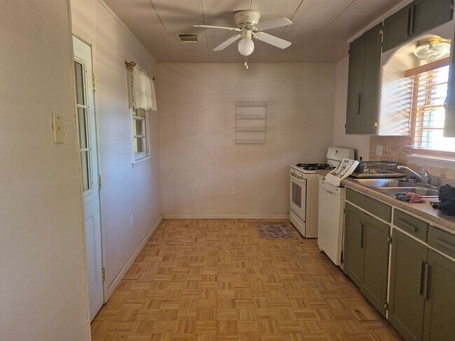 Foto del edificio - Cute 3 Bedroom 1 Bathroom