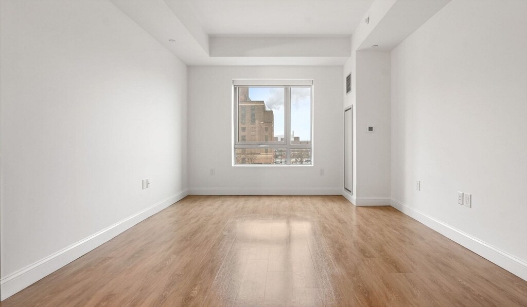 Foto principal - 99 Kneeland St