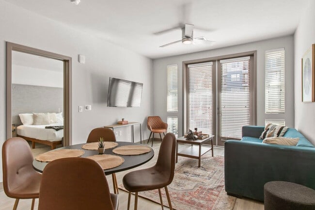 Foto del edificio - 390 N 2nd Ave