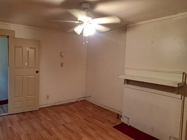 Building Photo - 1617 S Holt St