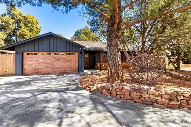 Building Photo - 120 Stutz Bearcat Dr