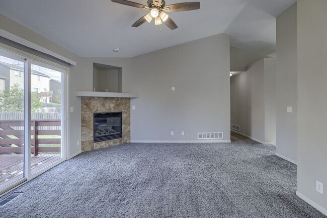 Foto del edificio - Must See 3 Bedroom In Millard School District!!