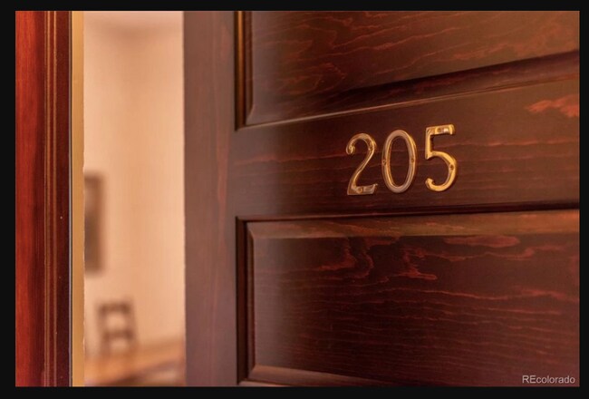 Foto del edificio - 204 N F St