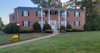 Building Photo - 12 Brewster Rd