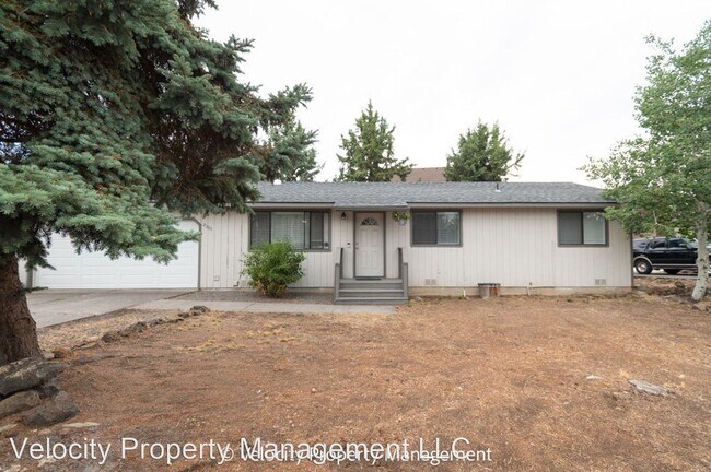 Foto del edificio - 3 br, 1 bath House - 21285 NE Butler Marke...