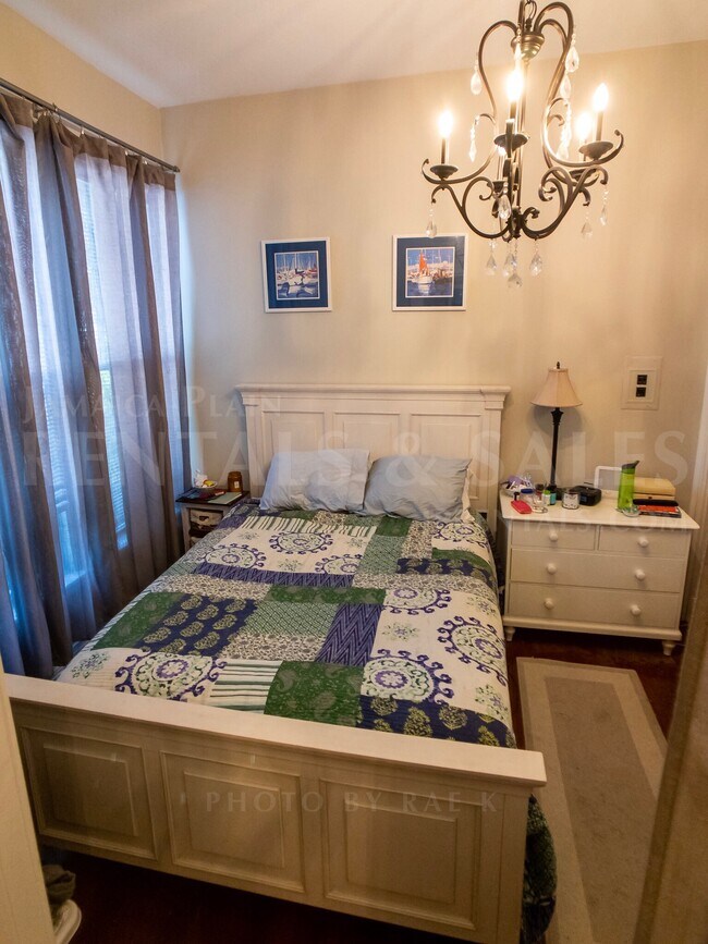 Building Photo - 271 Chestnut Ave