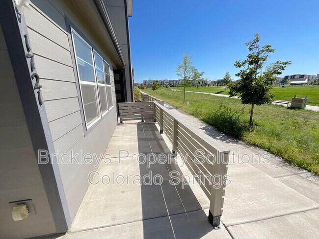 Foto del edificio - 1721 Rose Quartz Heights