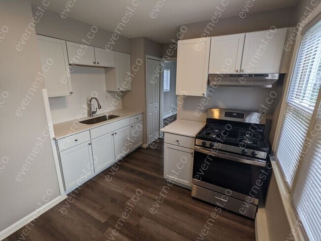 Building Photo - 24553 Flower Ave
