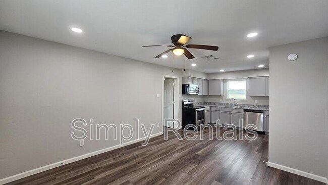 Building Photo - 11015 I-30 Frontage Rd