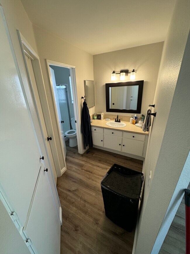 Building Photo - 23615 Del Monte Dr