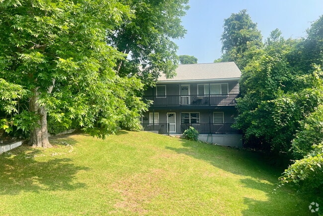 Building Photo - 2103 Pender Ave