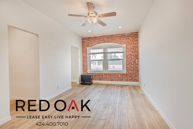 Building Photo - 200 S Kenmore Ave
