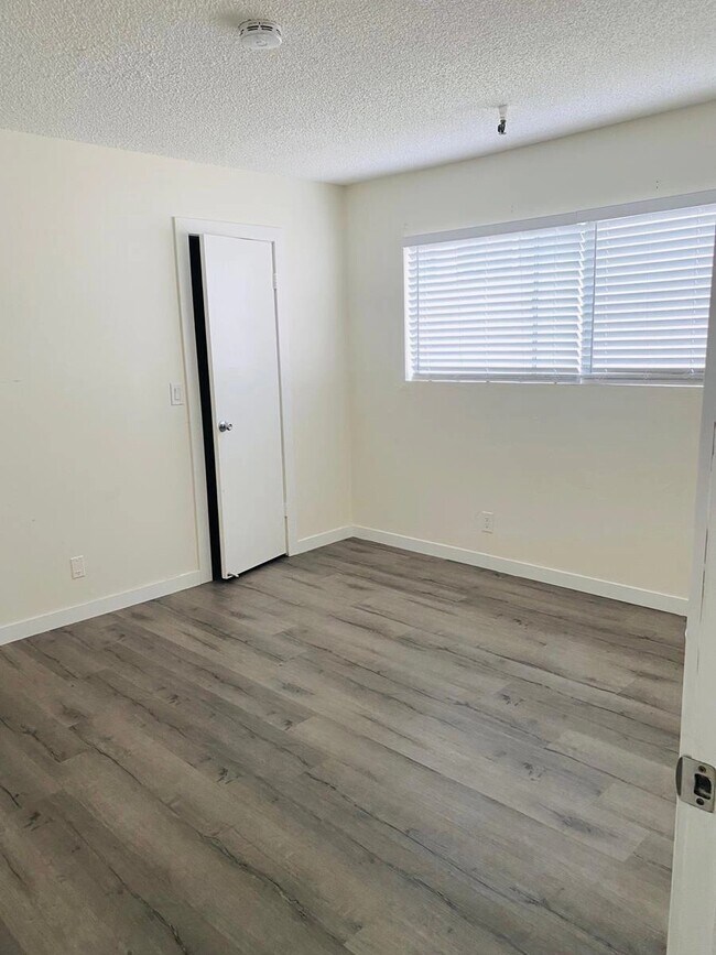 Foto del interior - 19925 Roscoe Ave.