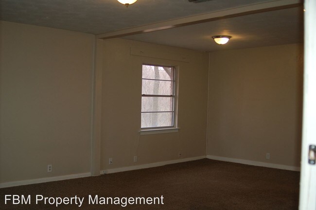 Foto del edificio - 502 Lakeshore Dr