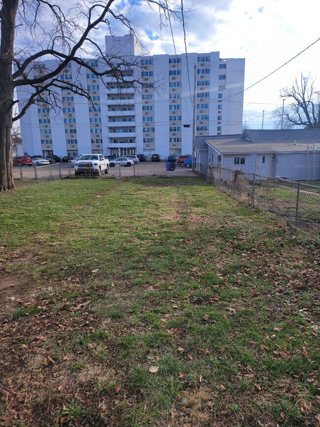 2136 Pleasant Ave, Hamilton, OH 45015 House Rental in Hamilton, OH