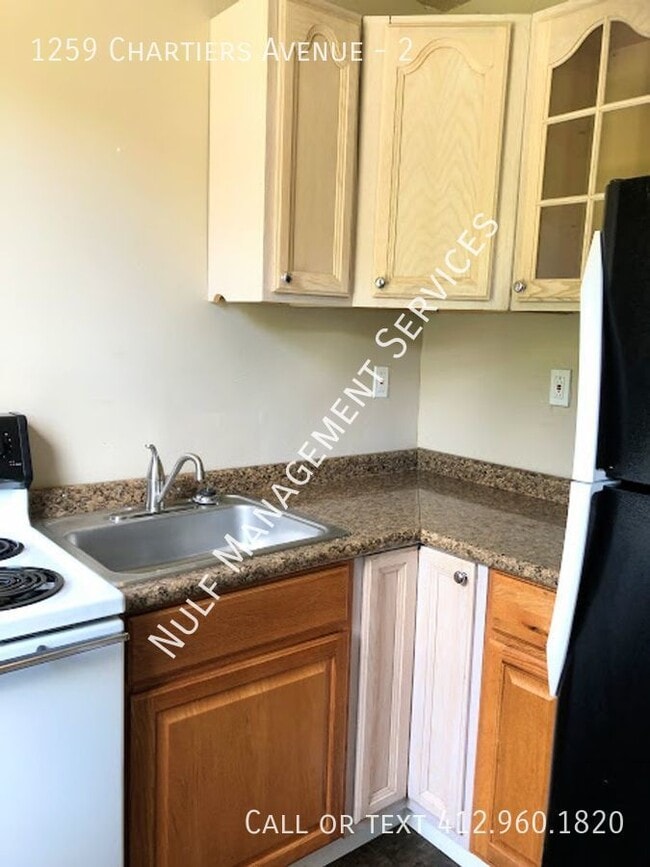 Building Photo - 2 Bed, 1 Bath unit in Crafton Heights