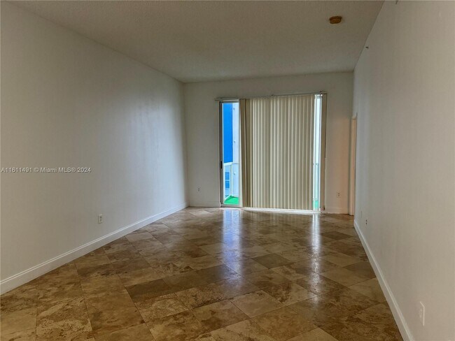 Foto del edificio - 5091 NW 7th St