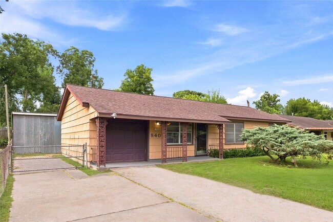 Foto del edificio - 8406 Highcrest Dr