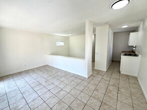 Building Photo - 487 E 11th St