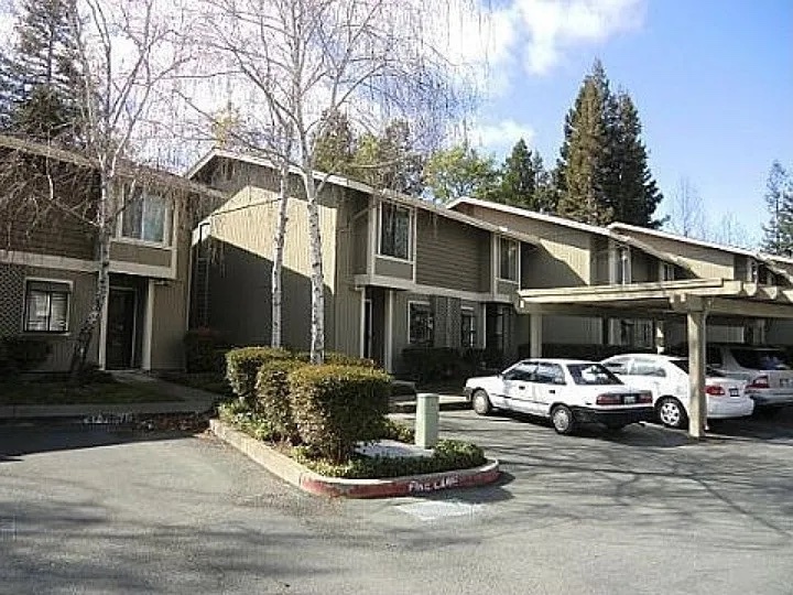 Primary Photo - 354 Eastgate Ln