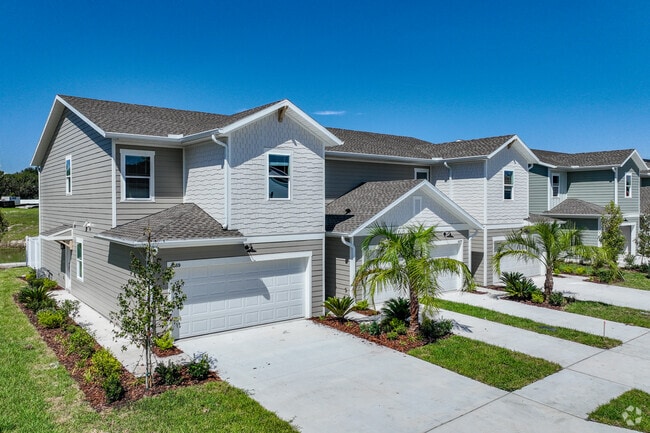 Building Photo - SkyMor Wesley Chapel