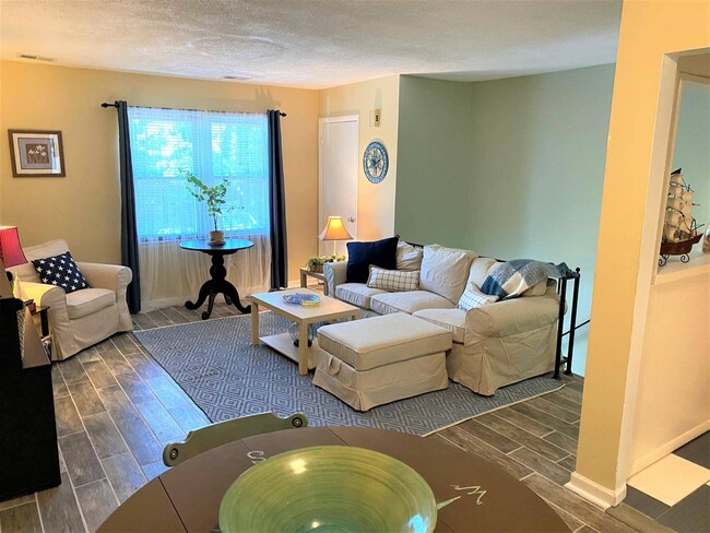 Building Photo - 714 Rosedale St