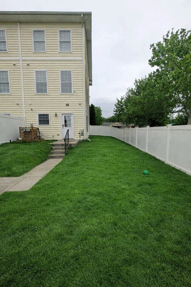 Foto del edificio - 3221 Stanton Rd SE
