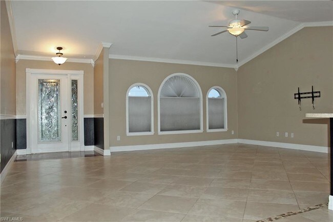 Foto del edificio - 330 NW 7th Ave