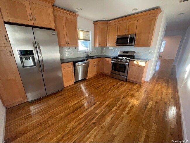 Foto del edificio - 54 Hillside Ave.