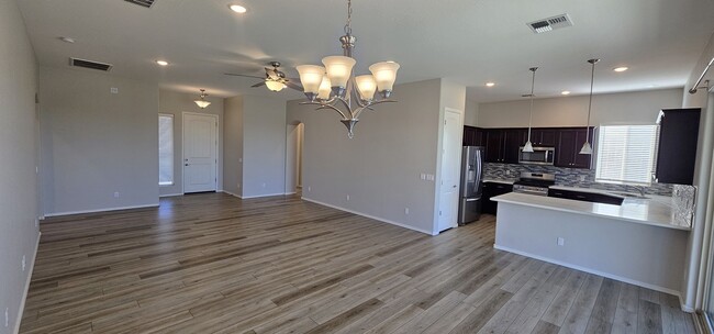 Building Photo - Beautiful Home in Granville!