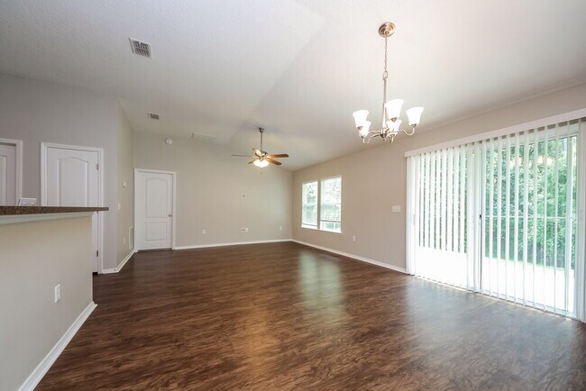 Building Photo - 11738 Silver Hill Dr