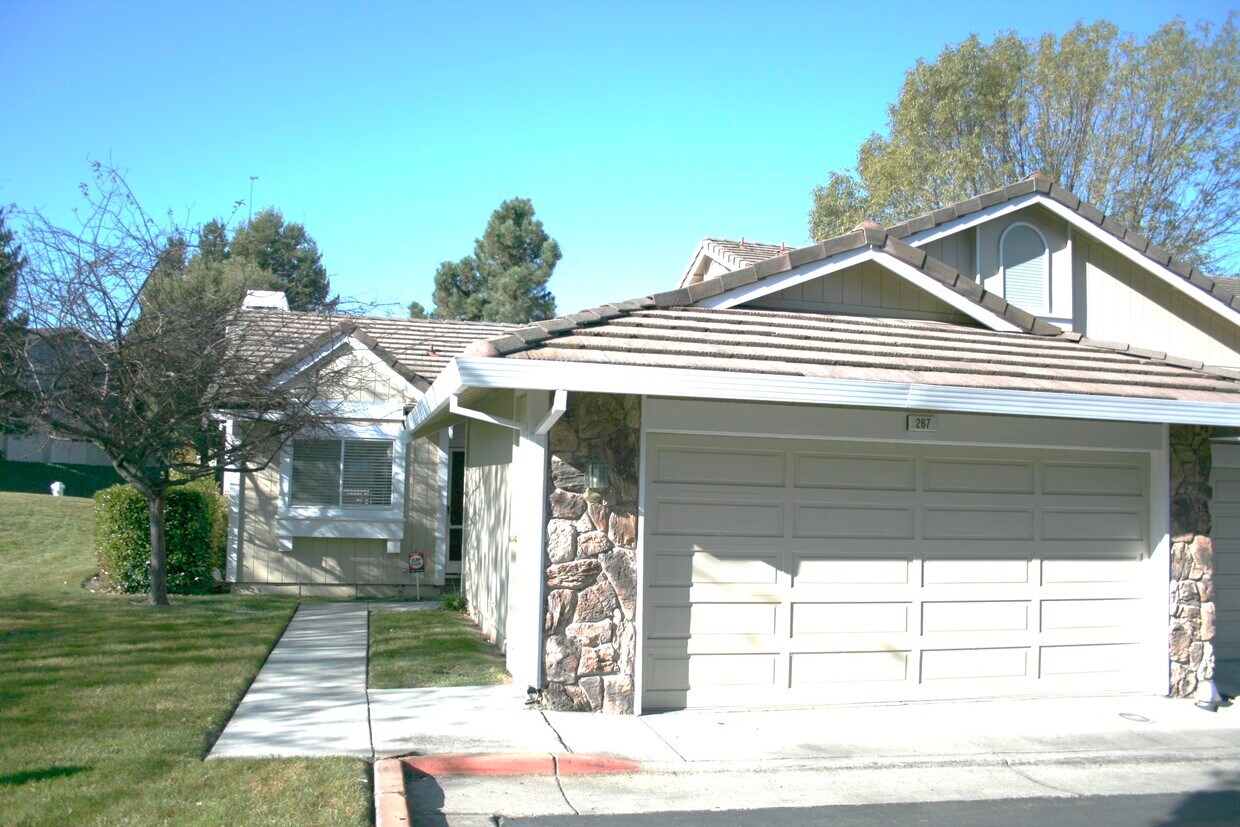 Primary Photo - 267 S Wildwood
