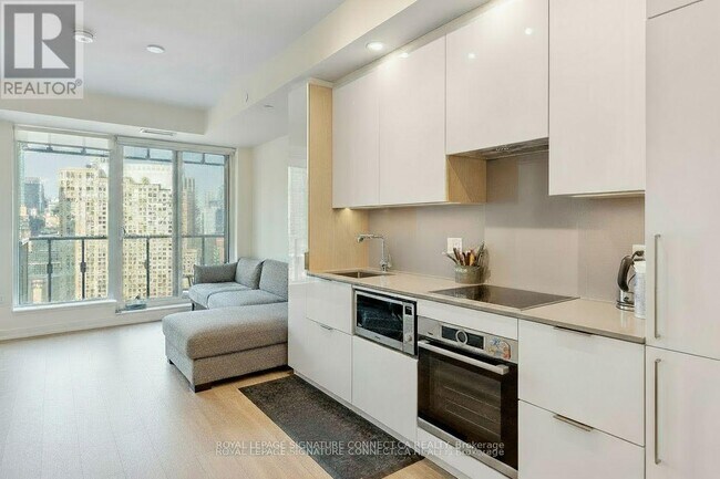 Building Photo - 28 Freeland St