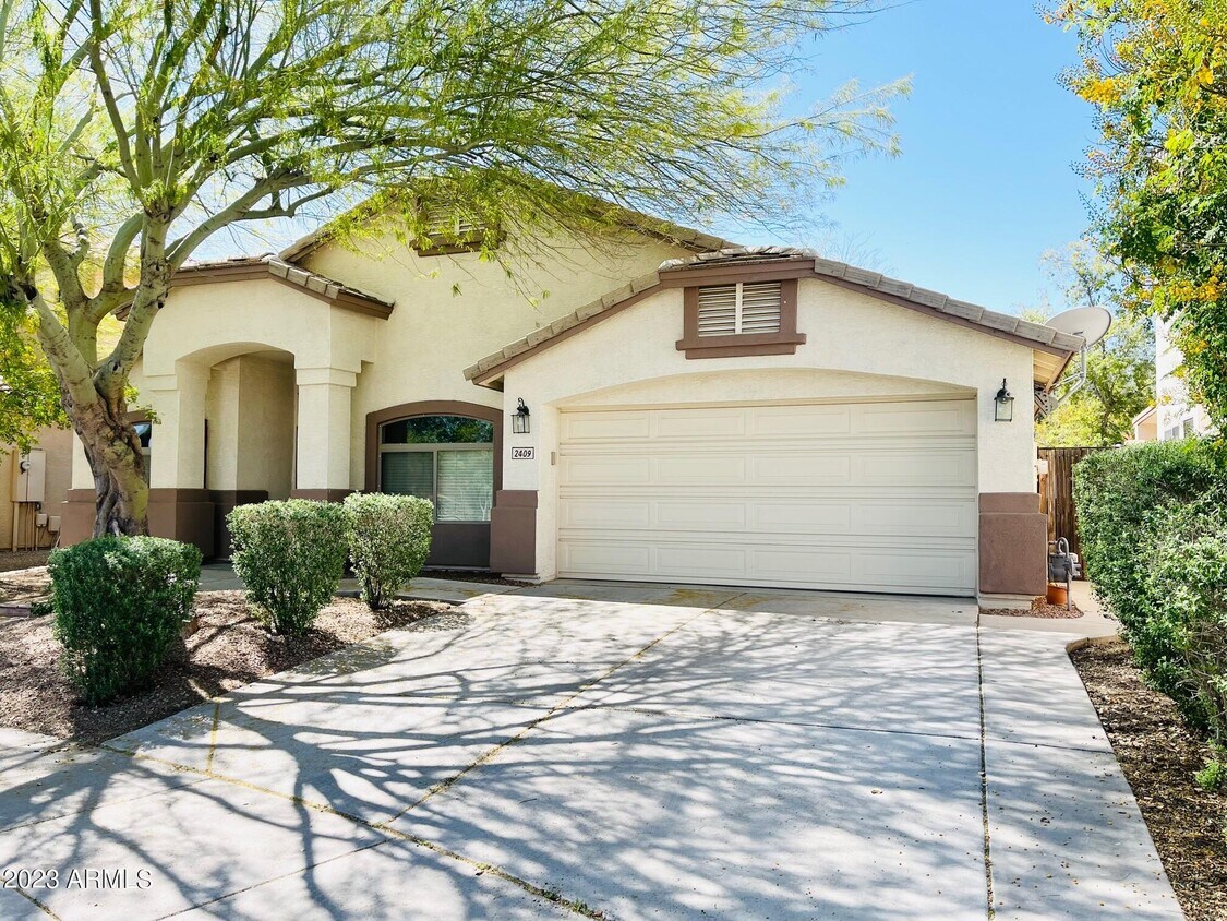 2409 W Bent Tree Dr, Phoenix, AZ 85085 House Rental in Phoenix, AZ