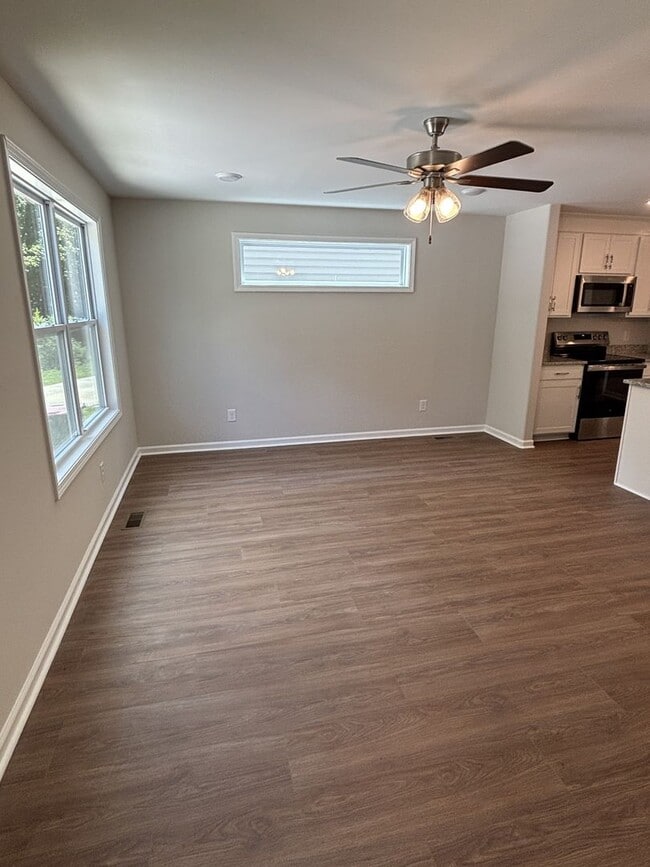 Building Photo - 839 Cumberland Dr