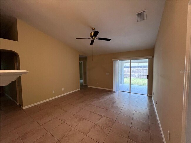 Foto del edificio - 9673 Fox Hearst Rd