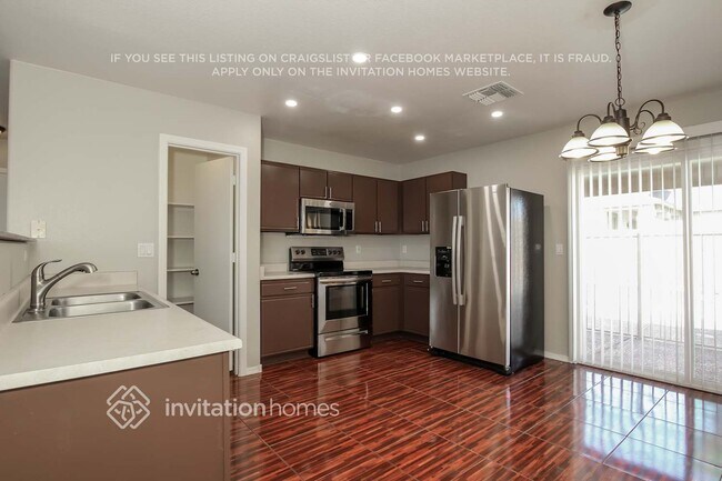 Foto del edificio - 11530 W Flores Dr
