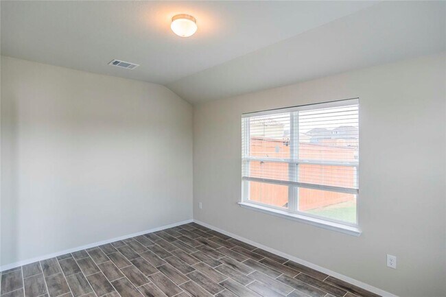 Building Photo - 204 Rollingwood Dr