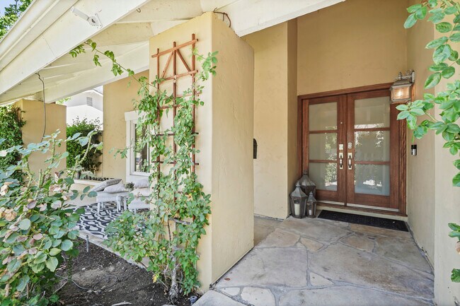 Foto del edificio - 2355 Stormcroft Ct