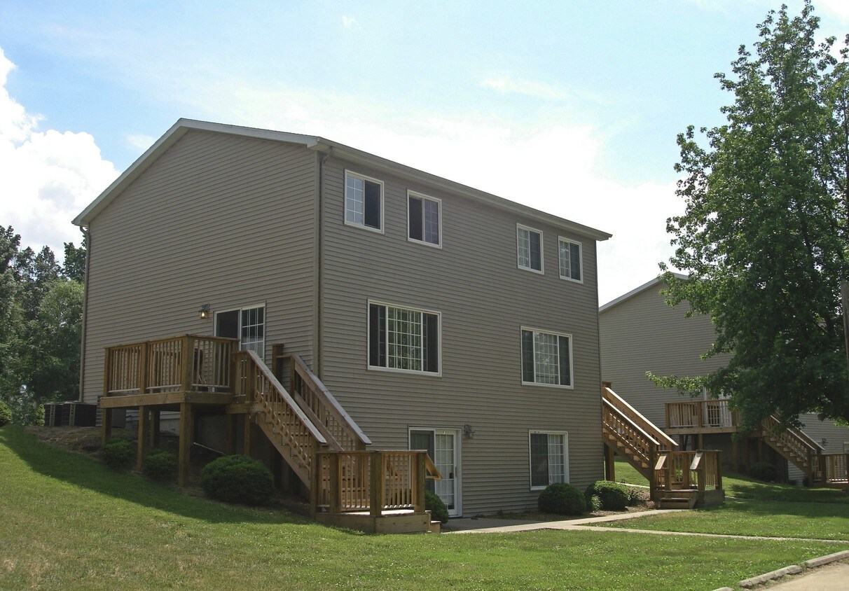 Building Photo - 618 E Campus Dr