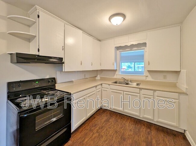 Building Photo - 3312 Ernest St