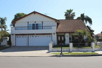 Building Photo - 465 S Tracy Ln