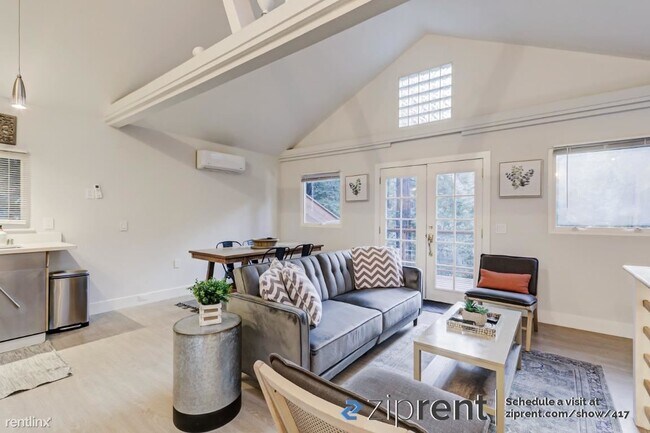 Foto del edificio - 1 br, 1.5 bath Triplex - 17363 Park Ave, G...