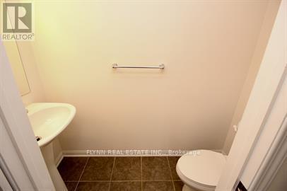 Photo du bâtiment - 603 Attenborough Terrace