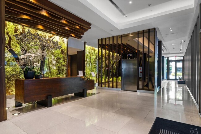 Building Photo - 1010 Brickell Ave