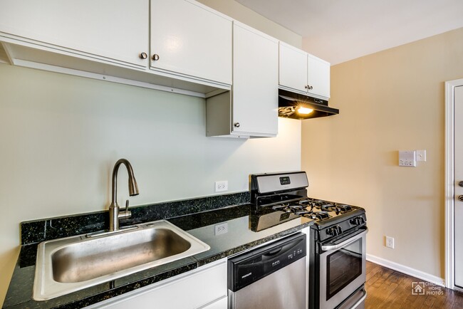 Foto del edificio - 3240 N Clark St