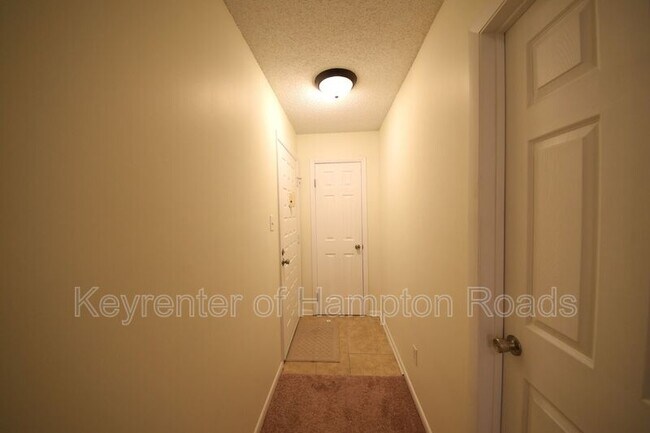 Foto del edificio - 8530 Tidewater Dr