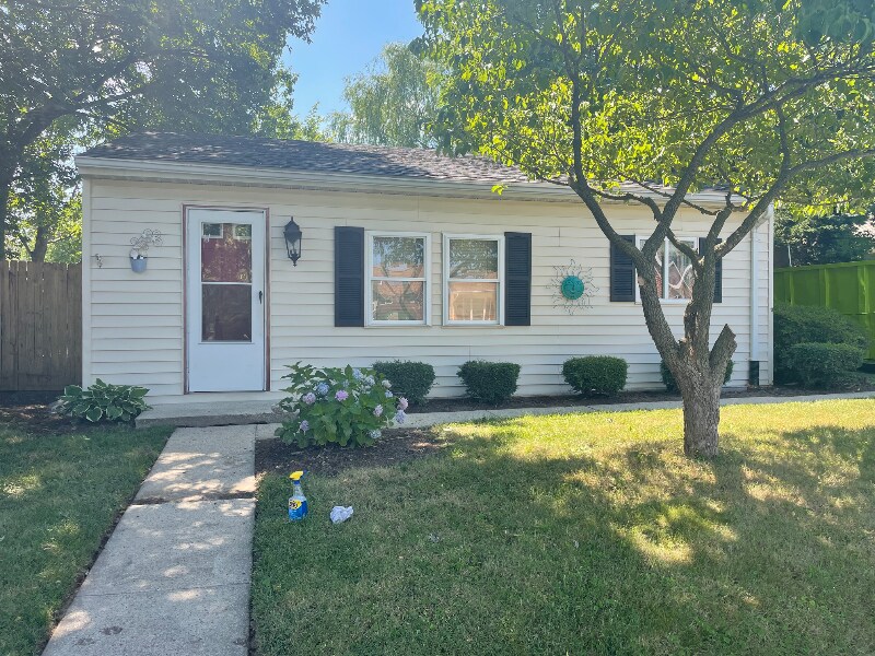 Building Photo - 7631 Beach Dr