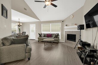 Building Photo - 8123 Solara Bend Ct